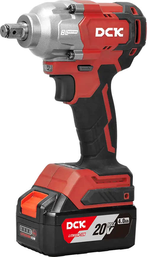LLAVE DE IMPACTO INALAMBRICA POTENCIA 450W MAX. TORQUE 682Nm TAMAÑO DE PERNO ESTANDAR 12.7mm(1/2") PESO 2KG MOTOR BRUSHLESS INCLUYE BATERIA 4Ah*2, MALETIN PLASTICO